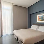 Yourelais Pergolesi Apartman *